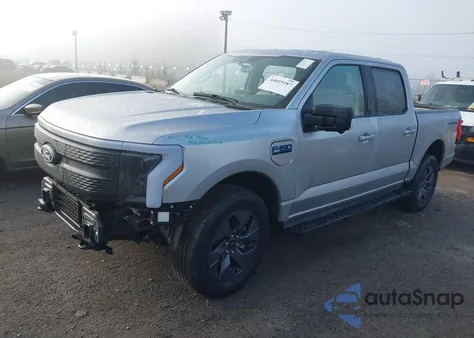 2024 Ford F-150 Lightning Flash z USA, uszkodzony, nr VIN 1FT6W3L72RWG21527